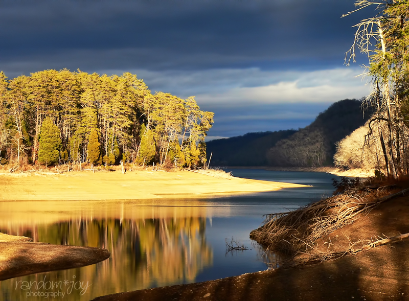 Cumberland Trail : river view down in valley